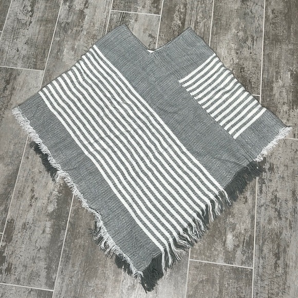 FRANCESCAS Fringe Gray & White Striped Poncho - Picture 3 of 7